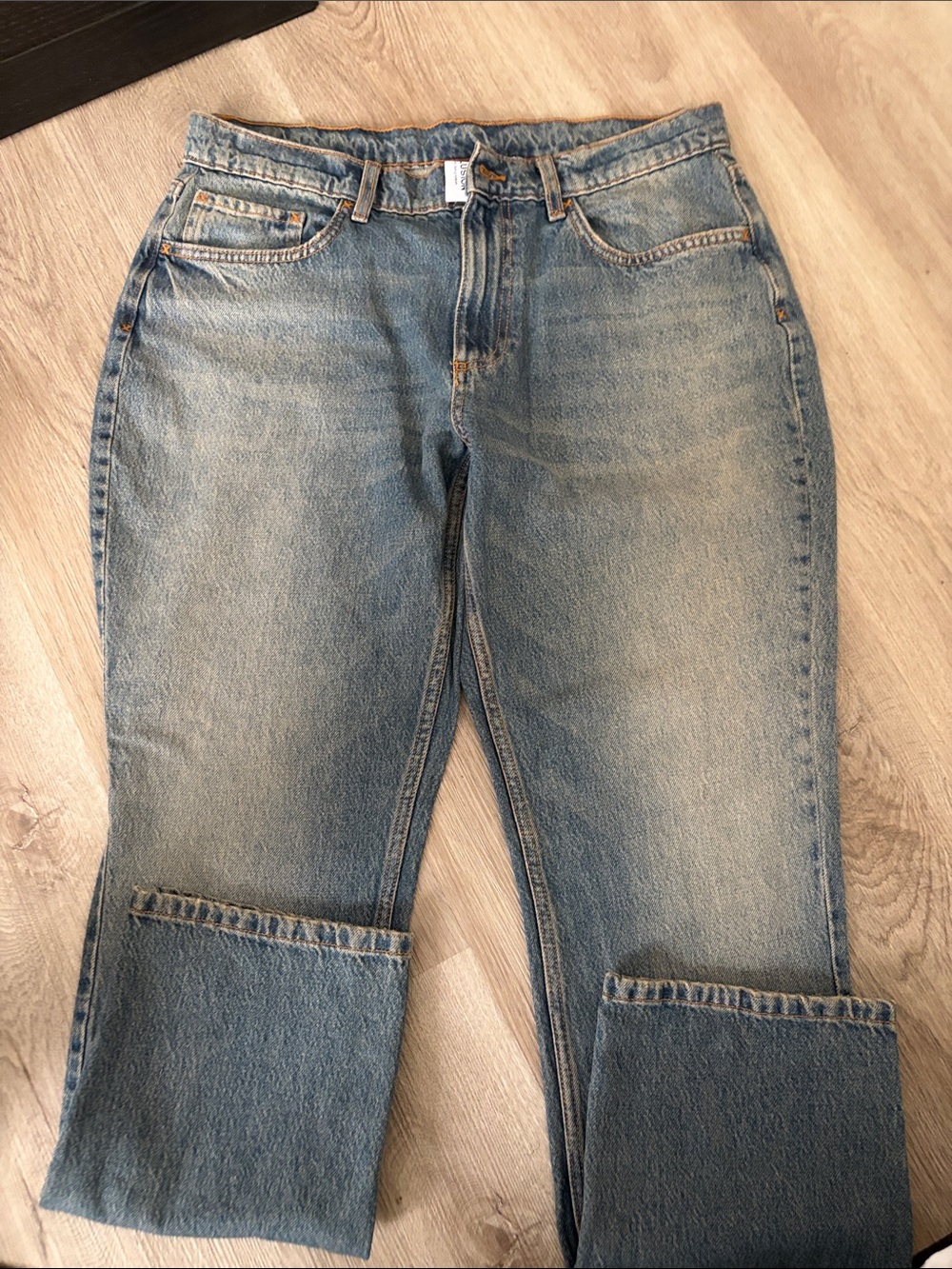 Women's Straight-Leg Jeans in Faded Blue